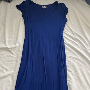Medium women’s dark blue dress